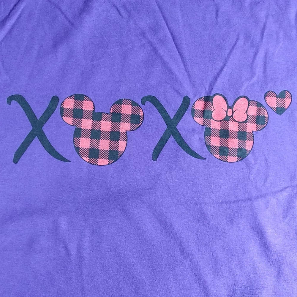 Hug and Kisses Mickey Minnie Graphic Tee